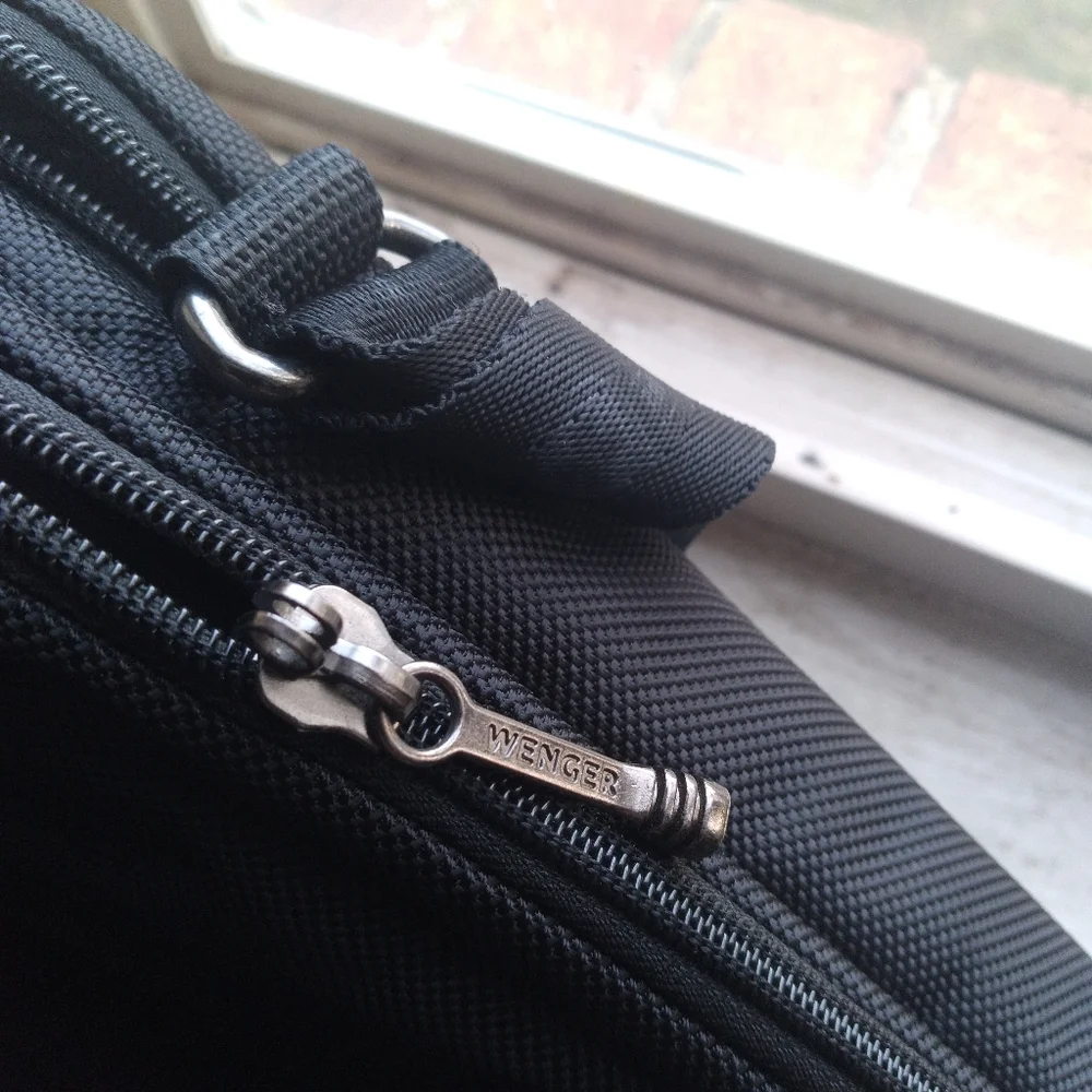 SwissGear Black Laptop Bag 18